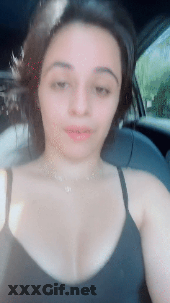 Amateur Belly Bikini Cleavage Celebrity GIF