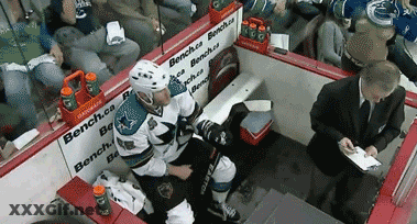 Big Tits Public Sex: A Bench Banger's Guide To Satisfying Yourself GIF