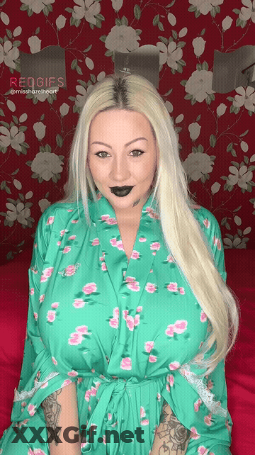 Black Lips And Big Tits :P GIF