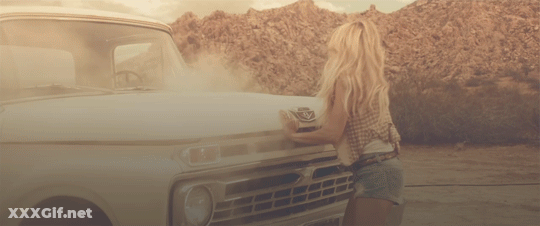 Carrie Underwood's Sexy Jeans Shorts: A Celebrity's Non-Nude Erotic Adventure GIF