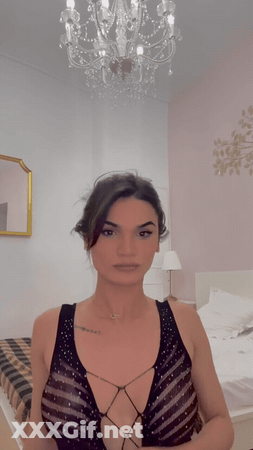 Come Smack It ?? GIF