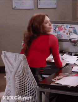 Karen Gillan's Redheaded Ass: A Celebrity's Sizzling Legs GIF