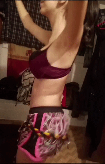 Arab Teen Dance Erotic: Muslim Girl Shaking Her Booty GIF