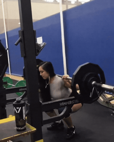 Amateur Big Tits Gym: Get Your Hammer Strength Fix GIF