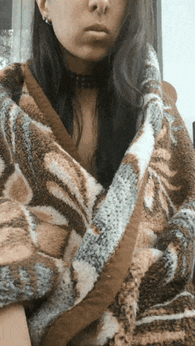 Amateur Latina Teen's Pussy: A Sizzling Sight To See GIF