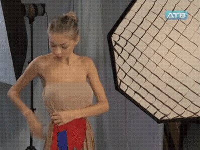 Big Boobs Babe Exposes Her Naked Ass On Nswf Gif