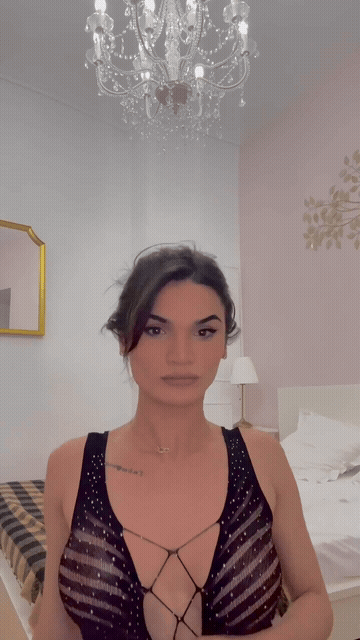 Come Smack It ?? GIF